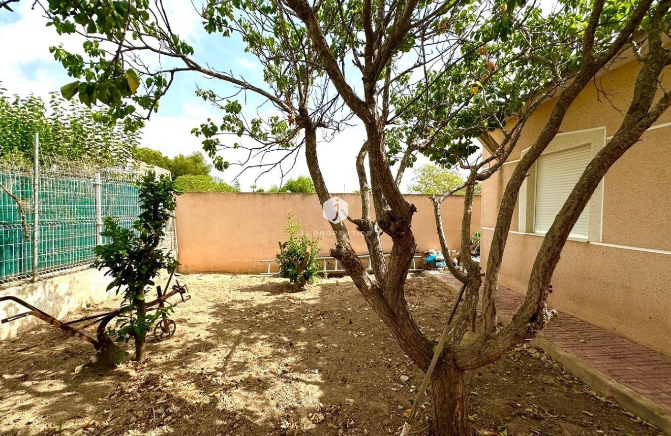 Segunda mano - Villa -
Torrevieja - Los Balcones - Los Altos del Edén