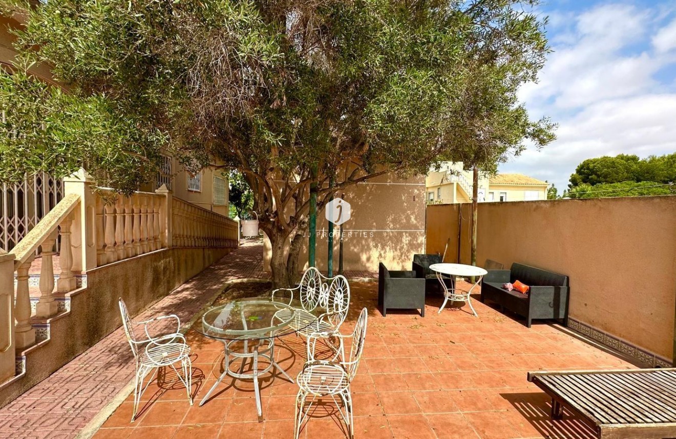 Segunda mano - Villa -
Torrevieja - Los Balcones - Los Altos del Edén