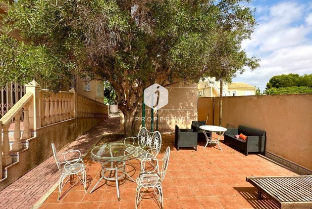 Segunda mano - Villa -
Torrevieja - Los Balcones - Los Altos del Edén