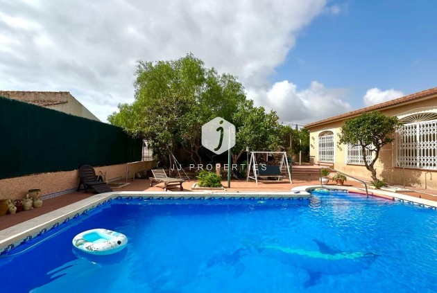 Segunda mano - Villa -
Torrevieja - Los Balcones - Los Altos del Edén