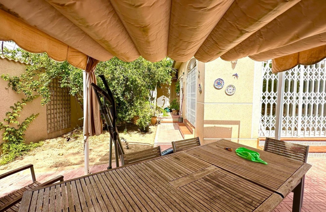 Segunda mano - Villa -
Torrevieja - Los Balcones - Los Altos del Edén