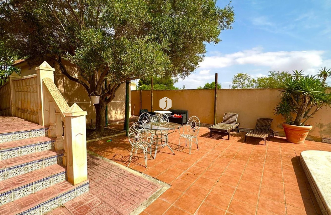 Segunda mano - Villa -
Torrevieja - Los Balcones - Los Altos del Edén