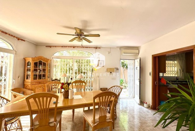 Segunda mano - Villa -
Torrevieja - Los Balcones - Los Altos del Edén