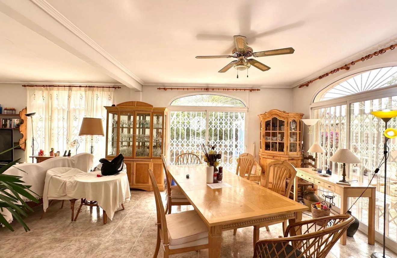 Segunda mano - Villa -
Torrevieja - Los Balcones - Los Altos del Edén