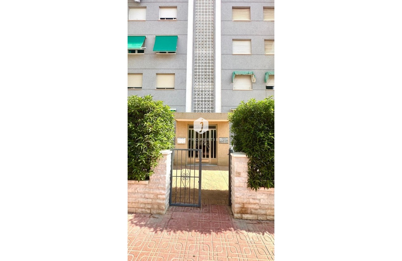 Segunda mano - Apartamento / piso -
Torrevieja - Punta prima