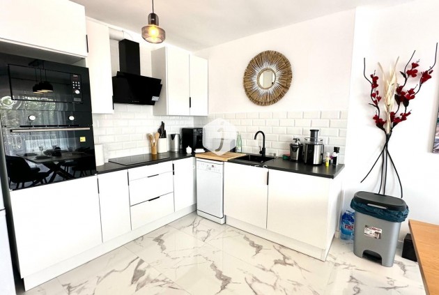 Segunda mano - Apartamento / piso -
Torrevieja - Punta prima