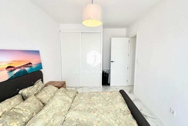 Segunda mano - Apartamento / piso -
Torrevieja - Punta prima