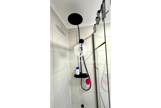 Segunda mano - Apartamento / piso -
Torrevieja - Punta prima