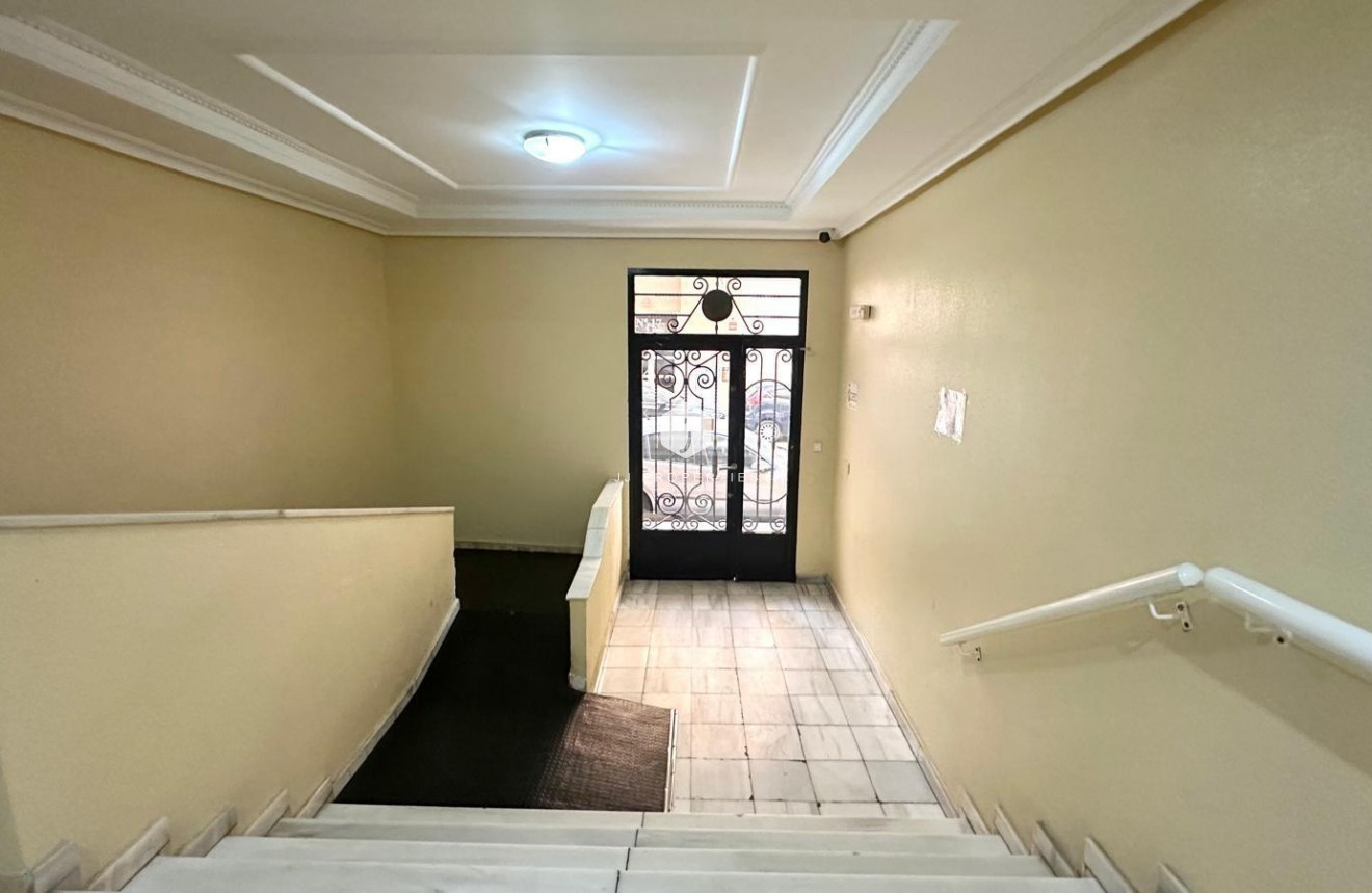 D'occasion - Appartement -
Torrevieja - Acequion