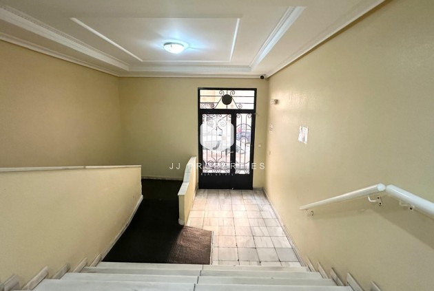 D'occasion - Appartement -
Torrevieja - Acequion