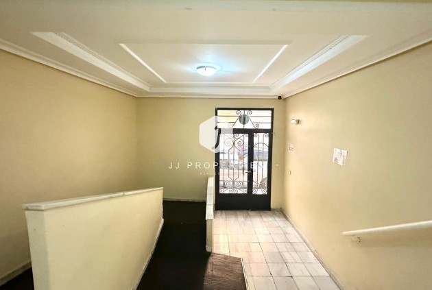 D'occasion - Appartement -
Torrevieja - Acequion