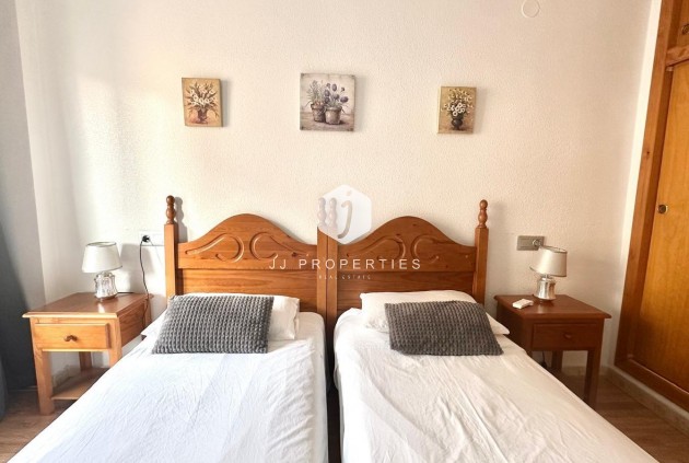 D'occasion - Appartement -
Torrevieja - Acequion