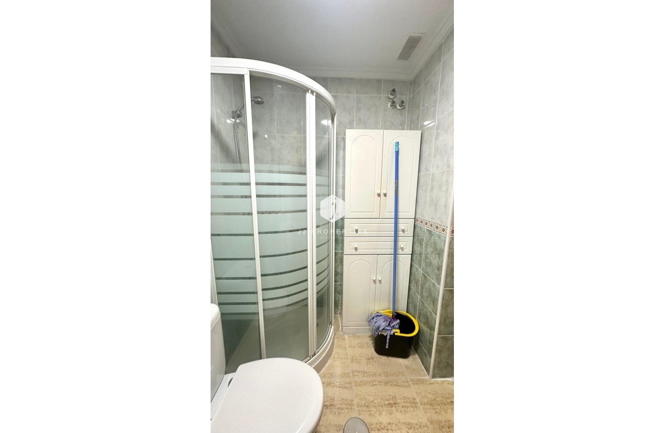 D'occasion - Appartement -
Torrevieja - Acequion