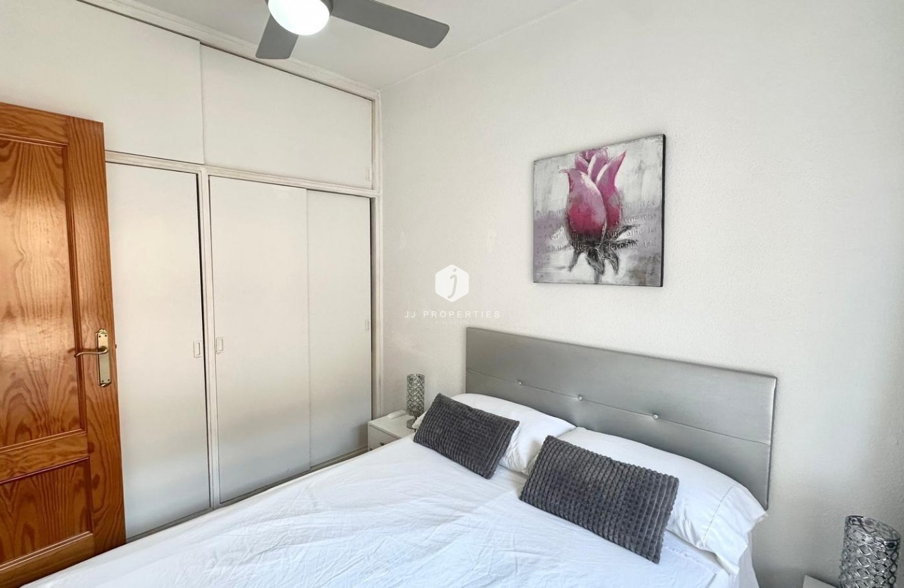 D'occasion - Appartement -
Torrevieja - Acequion