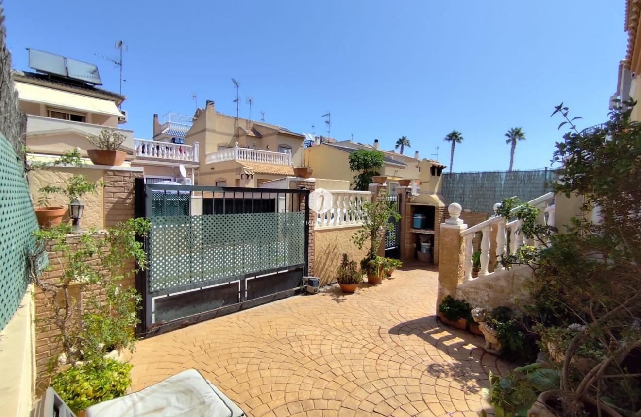 Aus zweiter Hand - Villa -
Torrevieja - Aguas Nuevas 2