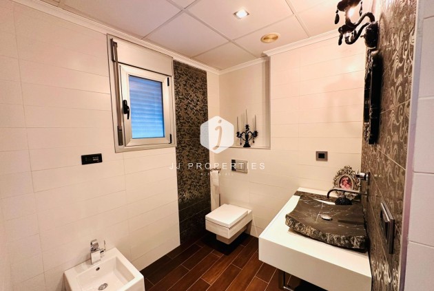 Segunda mano - Apartamento / piso -
Torrevieja - Estacion de autobuses