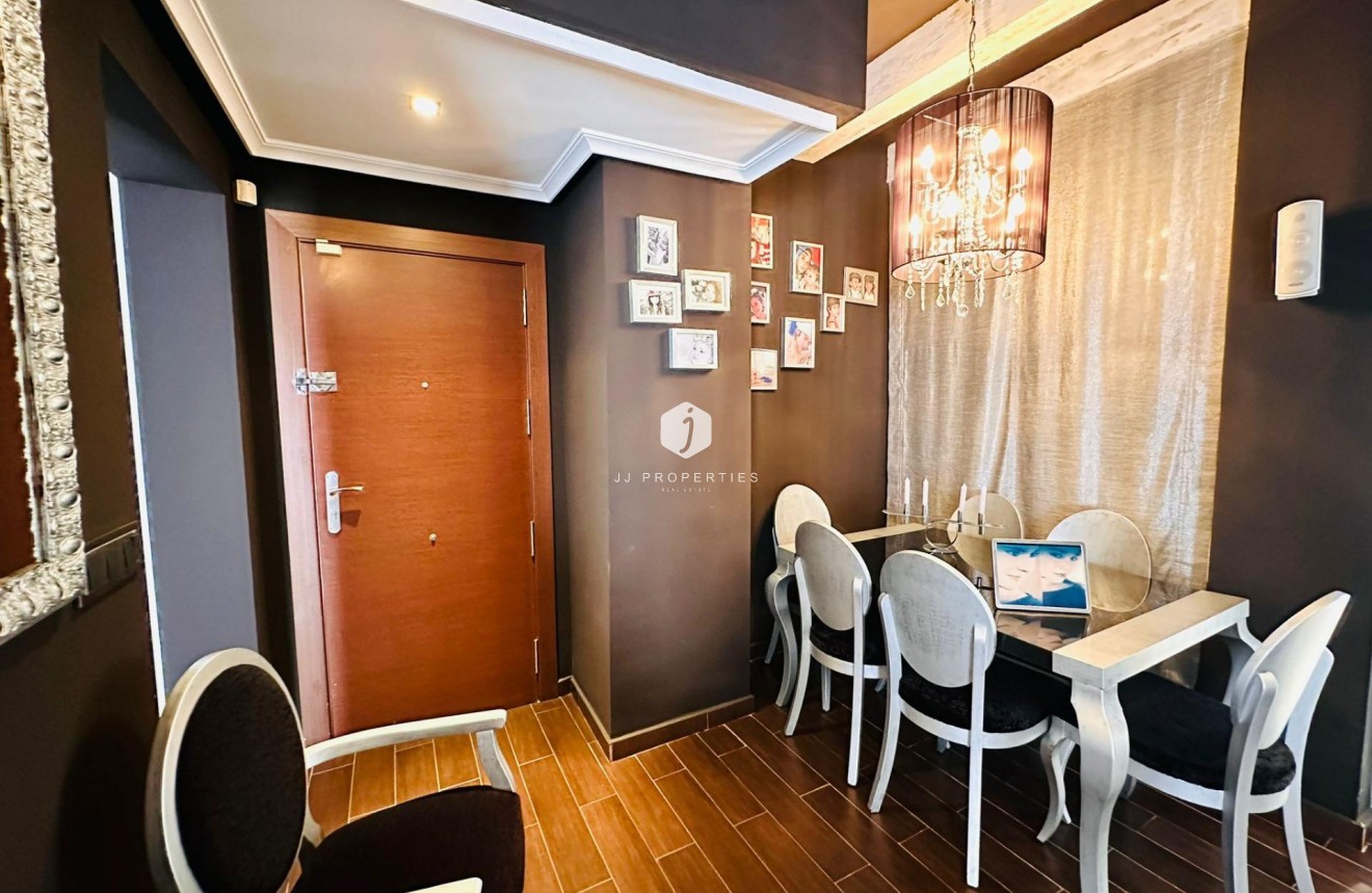 Segunda mano - Apartamento / piso -
Torrevieja - Estacion de autobuses