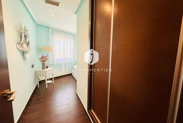 Segunda mano - Apartamento / piso -
Torrevieja - Estacion de autobuses