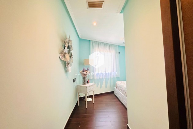 Segunda mano - Apartamento / piso -
Torrevieja - Estacion de autobuses