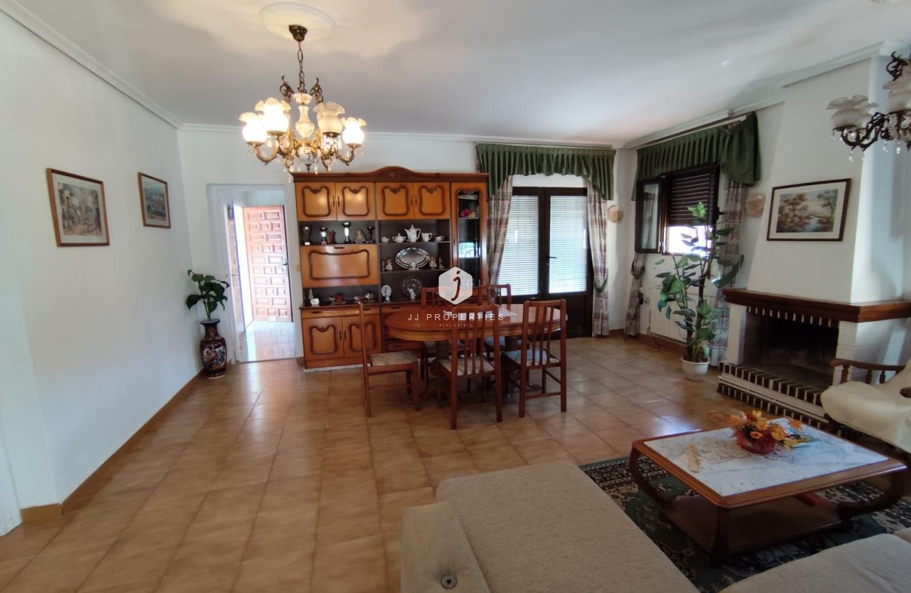 Segunda mano - Villa -
Torrevieja - Estacion de autobuses