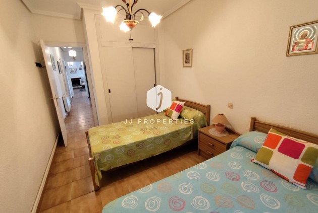 Segunda mano - Villa -
Torrevieja - Estacion de autobuses