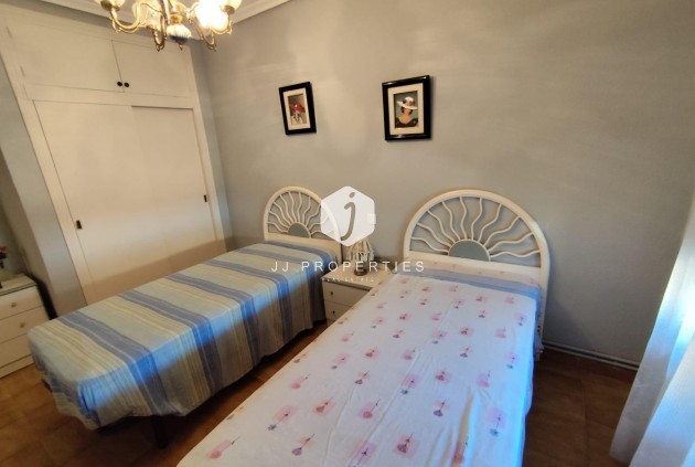 Segunda mano - Villa -
Torrevieja - Estacion de autobuses