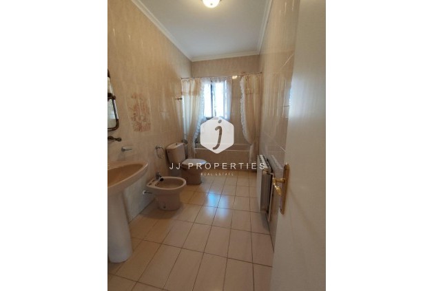 Segunda mano - Villa -
Torrevieja - Estacion de autobuses