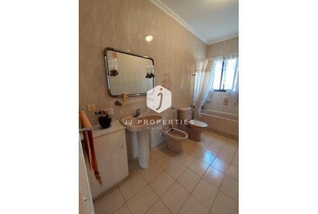 Segunda mano - Villa -
Torrevieja - Estacion de autobuses