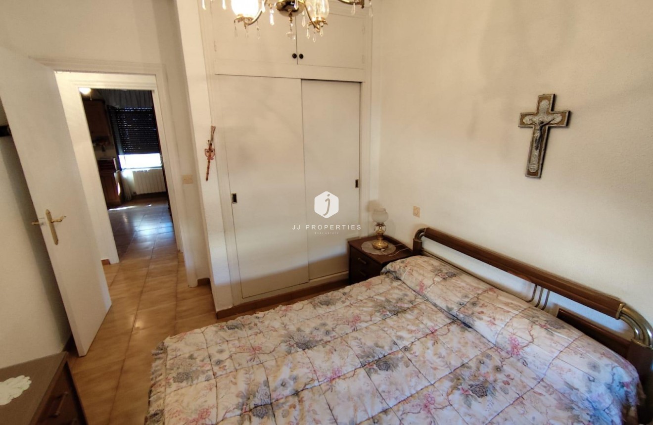 Segunda mano - Villa -
Torrevieja - Estacion de autobuses