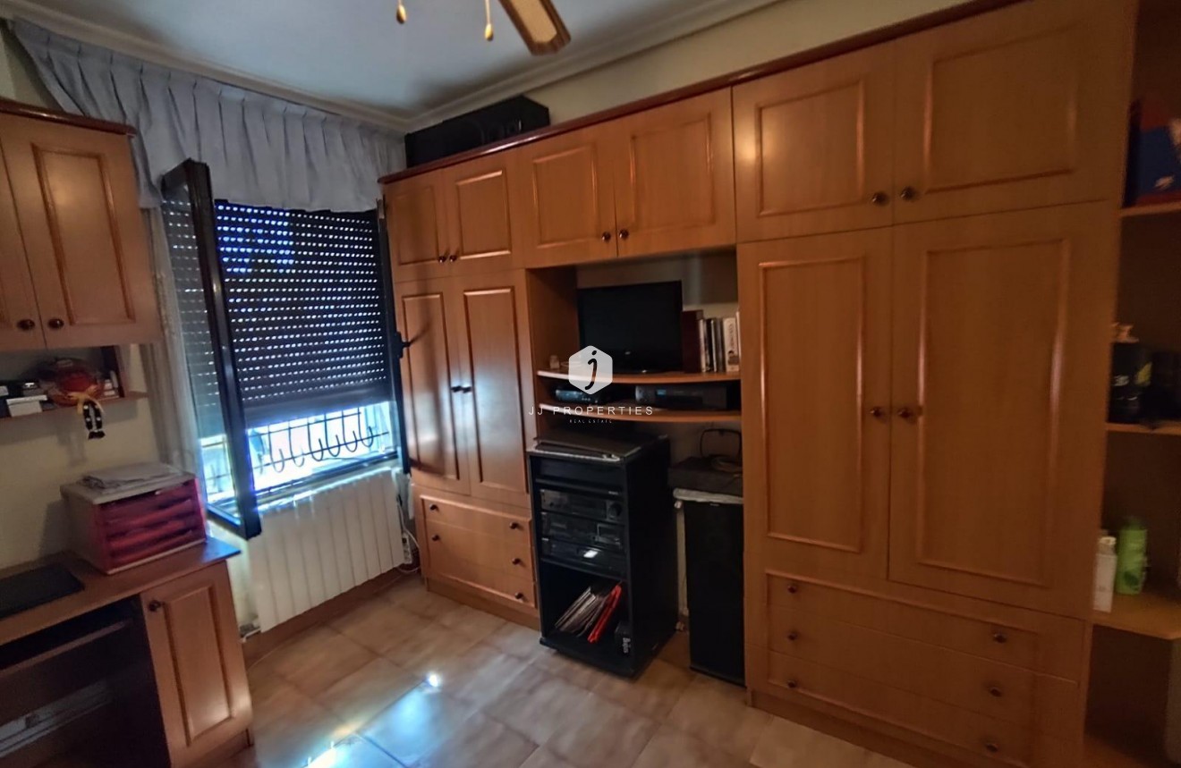 Segunda mano - Villa -
Torrevieja - Estacion de autobuses