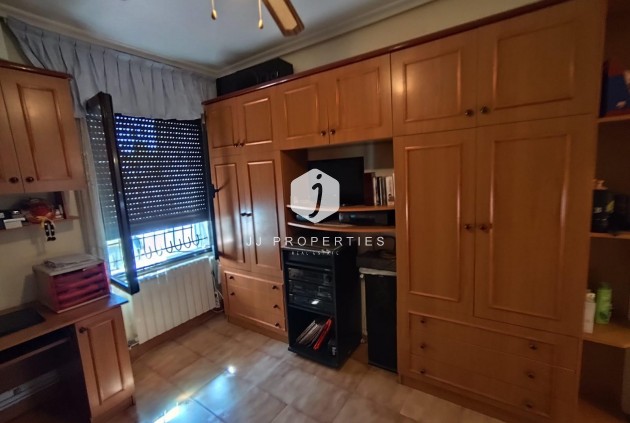 Segunda mano - Villa -
Torrevieja - Estacion de autobuses