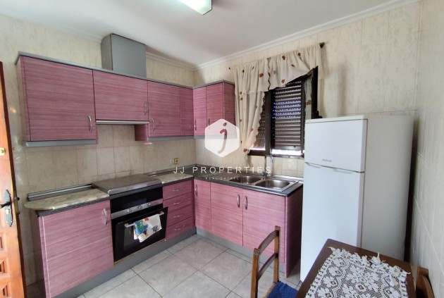 Segunda mano - Villa -
Torrevieja - Estacion de autobuses