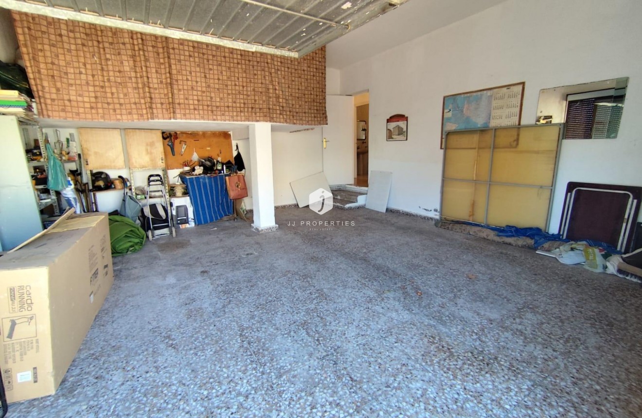 Segunda mano - Villa -
Torrevieja - Estacion de autobuses