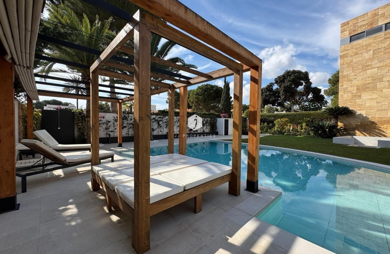 Segunda mano - Villa -
Orihuela Costa - Altos De Campoamor