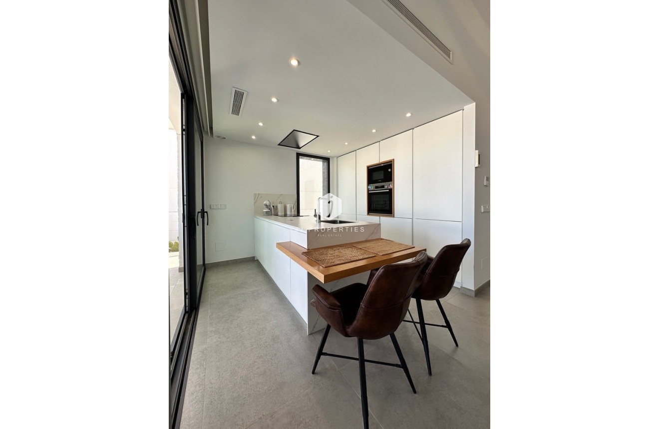 Segunda mano - Villa -
Rojales - Inland