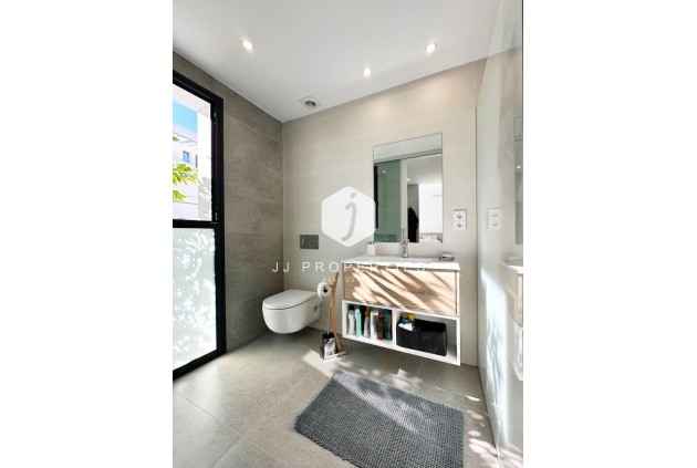 Segunda mano - Villa -
Rojales - Inland