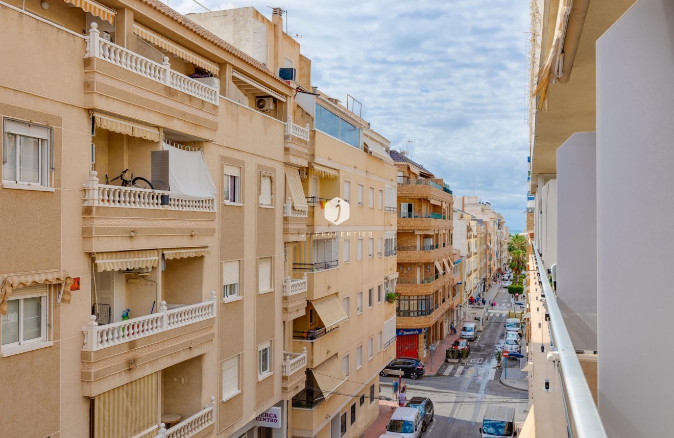 Segunda mano - Apartamento / piso -
Torrevieja - Estacion de autobuses