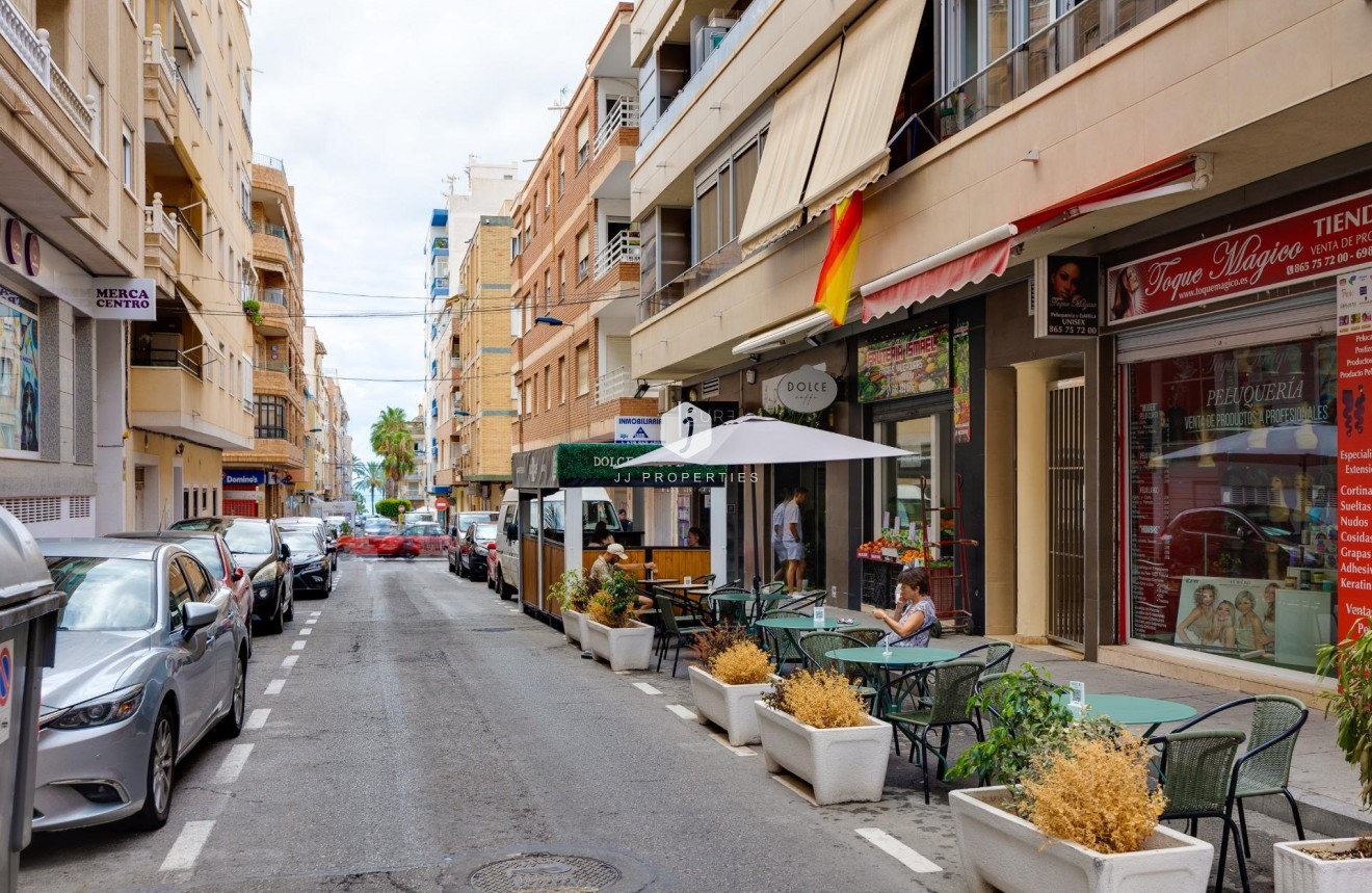 Segunda mano - Apartamento / piso -
Torrevieja - Estacion de autobuses