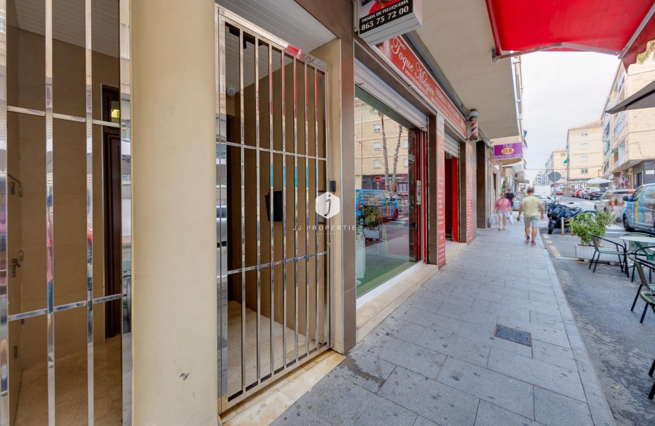 Segunda mano - Apartamento / piso -
Torrevieja - Estacion de autobuses