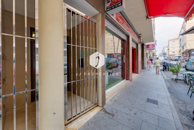 Segunda mano - Apartamento / piso -
Torrevieja - Estacion de autobuses