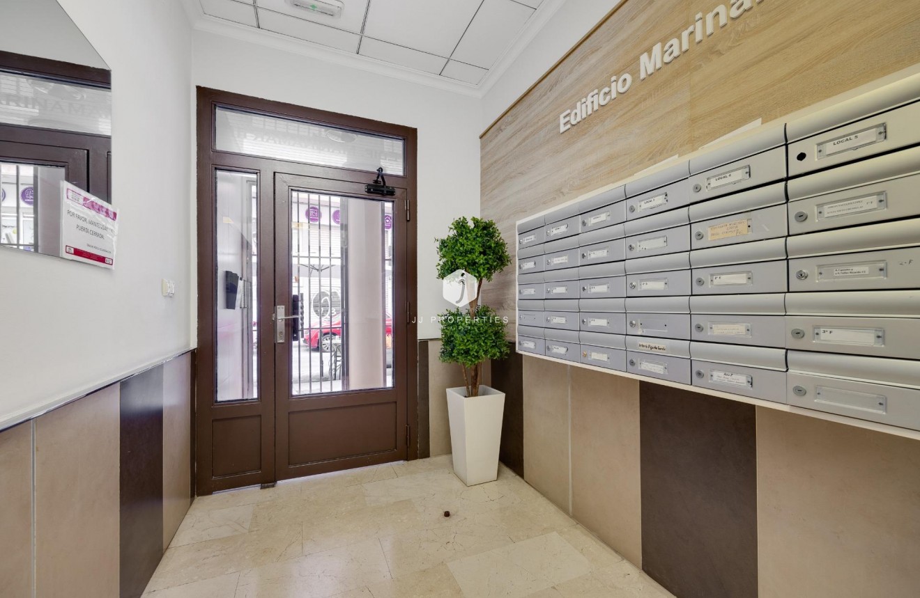 Segunda mano - Apartamento / piso -
Torrevieja - Estacion de autobuses