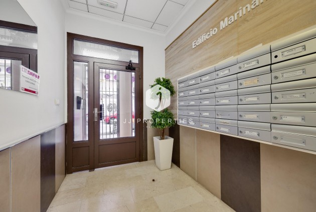 Segunda mano - Apartamento / piso -
Torrevieja - Estacion de autobuses