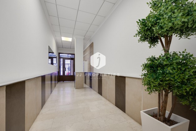 Segunda mano - Apartamento / piso -
Torrevieja - Estacion de autobuses