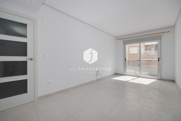 Segunda mano - Apartamento / piso -
Torrevieja - Estacion de autobuses