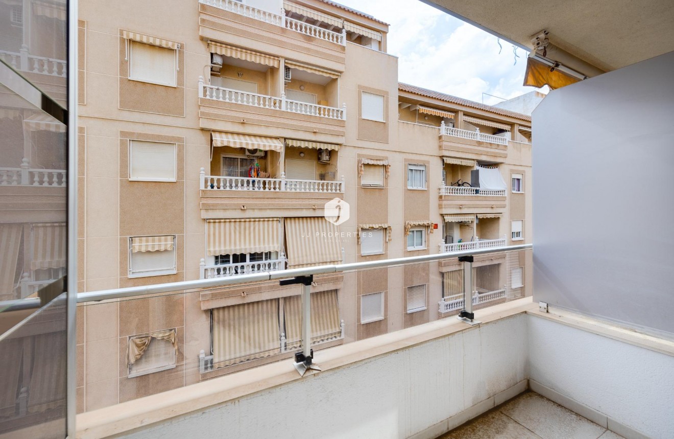 Segunda mano - Apartamento / piso -
Torrevieja - Estacion de autobuses