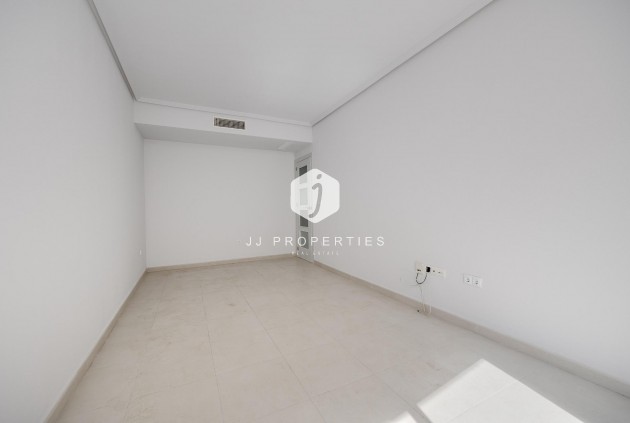 Segunda mano - Apartamento / piso -
Torrevieja - Estacion de autobuses