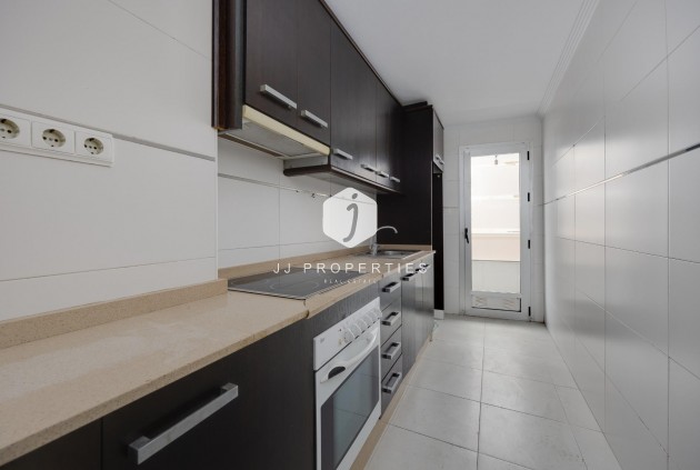 Segunda mano - Apartamento / piso -
Torrevieja - Estacion de autobuses