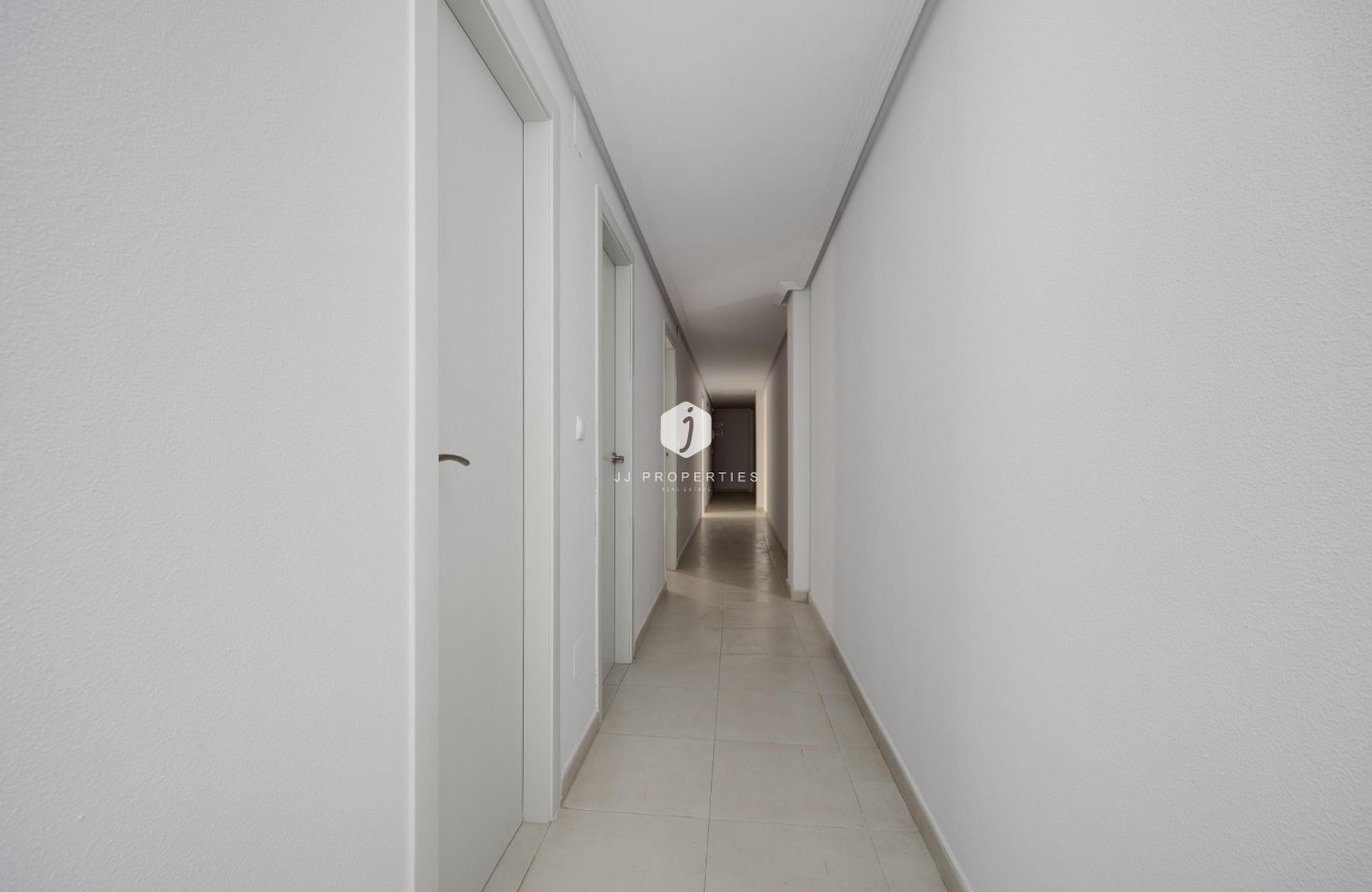 Segunda mano - Apartamento / piso -
Torrevieja - Estacion de autobuses