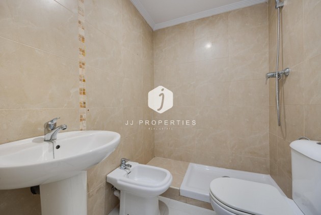 Segunda mano - Apartamento / piso -
Torrevieja - Estacion de autobuses