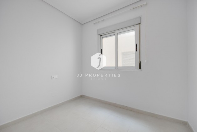 Segunda mano - Apartamento / piso -
Torrevieja - Estacion de autobuses